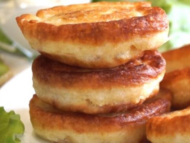 Recipe para sa mga pancake sa mainit na kefir Mga pancake sa mainit na kefir malago na hakbang-hakbang na recipe