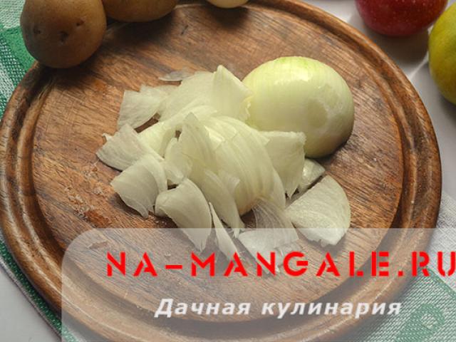 Saláta heringgel és burgonyával az újévre Finom recept hússal és répával Gránátos