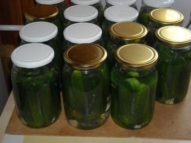 Paprasti agurkų su cinamonu receptai žiemai be sterilizacijos stiklainiuose Agurkų marinavimas žiemai su cinamonu