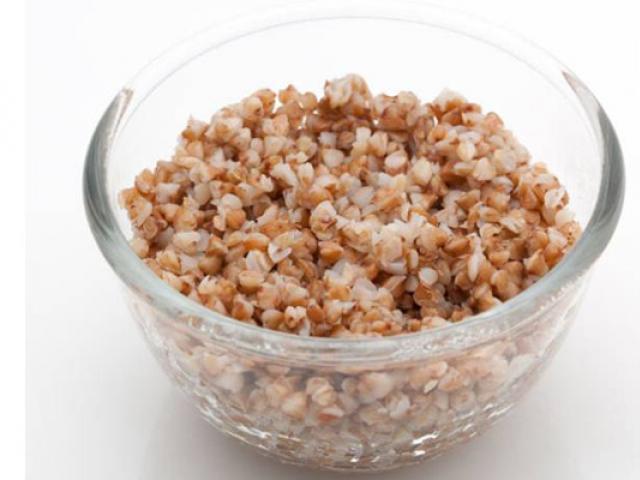 Calorie content of buckwheat porridge boiled in water, milk, with and without butter