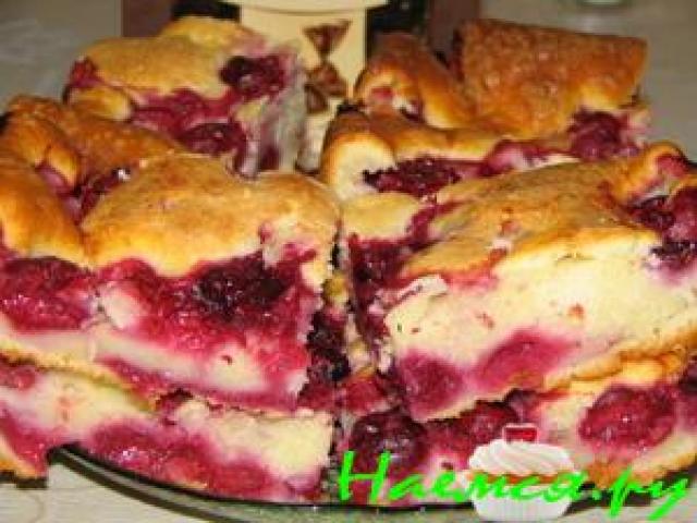 Berry pie made from shortcrust pastry